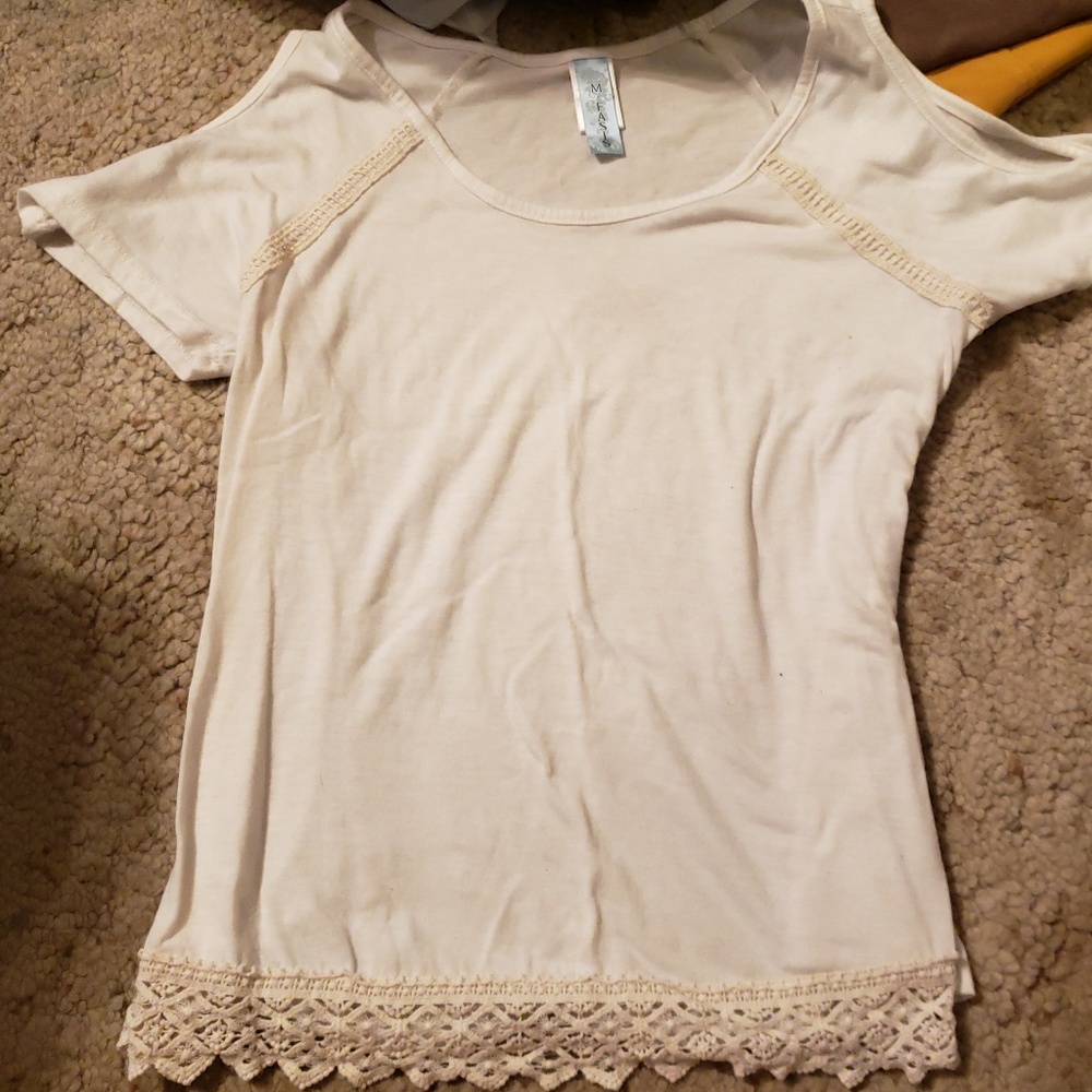 Cutout sleeve shirt